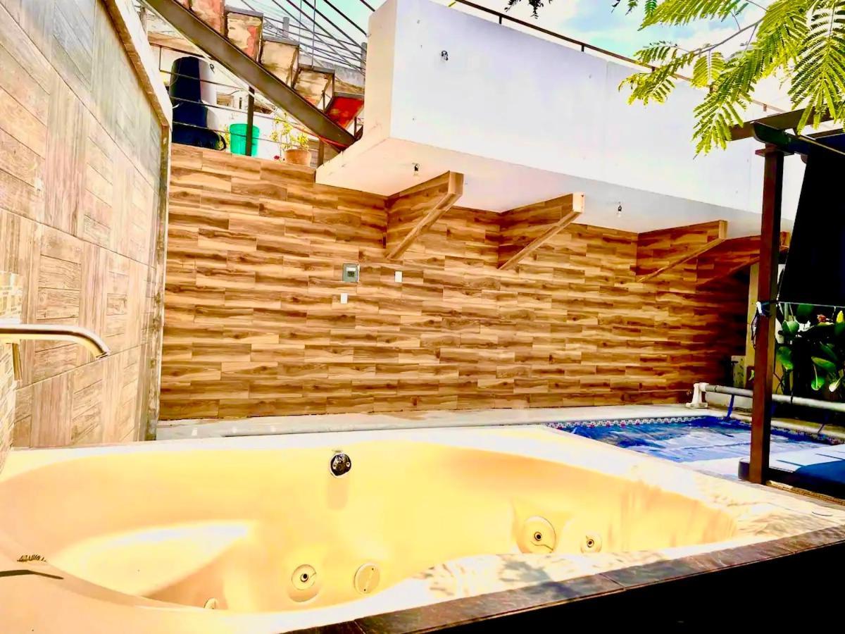 Loft Arte Y Diseno, Terraza, Asador, 3 Pantallas "Cuernavaca Somos El Unico Airbn Que Te Ofrece 2 Exclusivos Jacuzzis Profesionales Con Agua Caliente Y Sistema De Hidromasaje, Tipo Spa" Fraccionamiento Vigilancia 24 Horas Apartman Kültér fotó