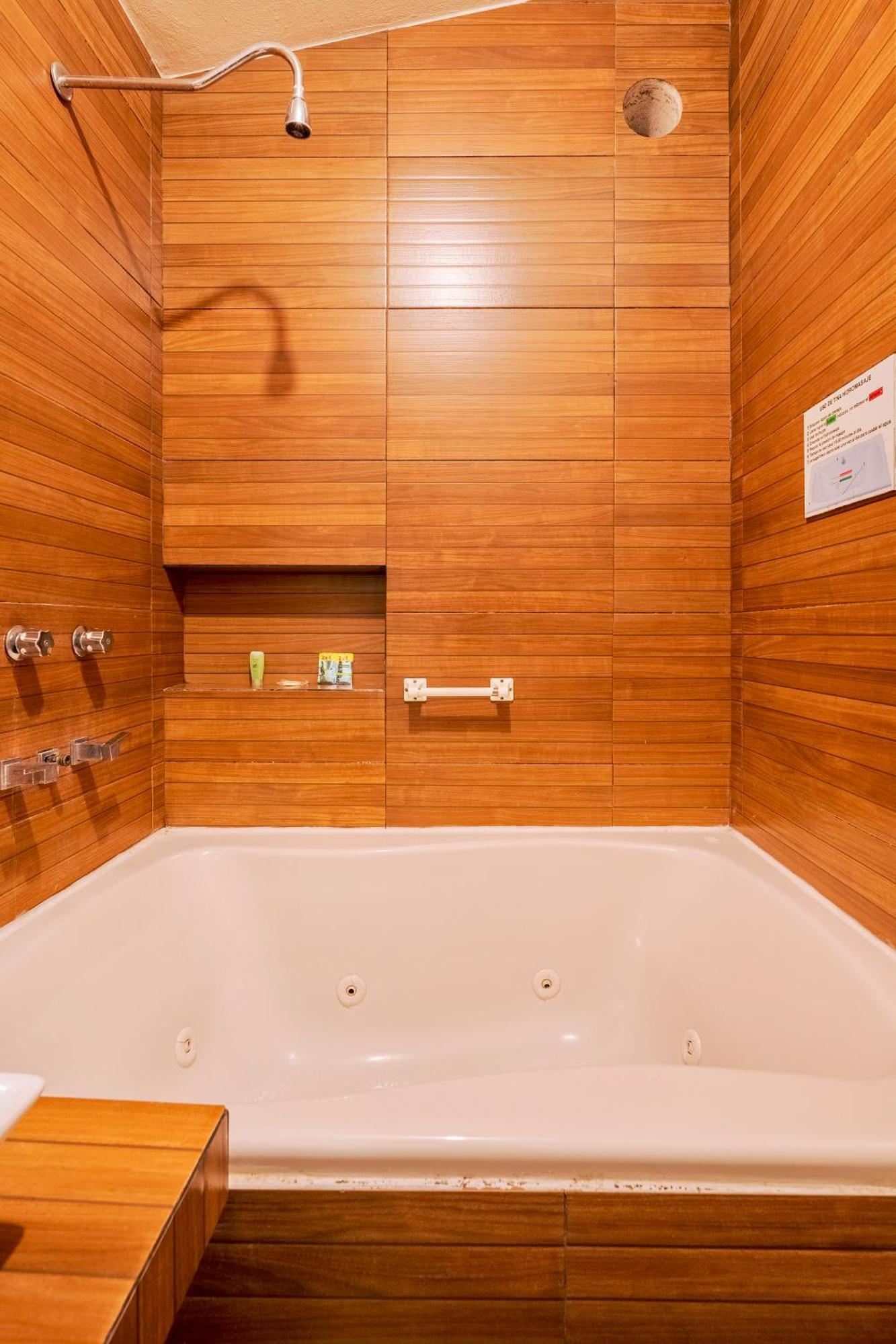 Loft Arte Y Diseno Alberca Climatizada, Amenidades Y Lujo, Terraza Privada Con Asador De Carbon, Cuernavaca Somos Los Unicos Que Te Ofrecemos Para Tu Uso Personal Y Exclusivo 2 Jacuzzis Con Agua Caliente Y Sistema De Hidromasaje Tipo Spa Kültér fotó