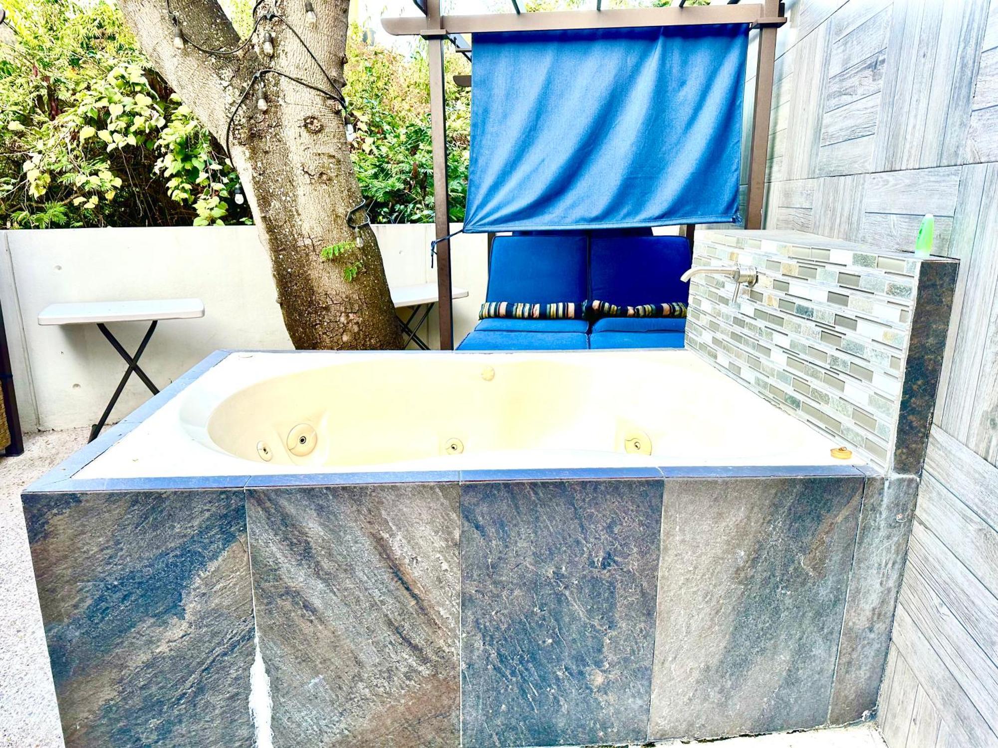Loft Arte Y Diseno Alberca Climatizada, Amenidades Y Lujo, Terraza Privada Con Asador De Carbon, Cuernavaca Somos Los Unicos Que Te Ofrecemos Para Tu Uso Personal Y Exclusivo 2 Jacuzzis Con Agua Caliente Y Sistema De Hidromasaje Tipo Spa Kültér fotó